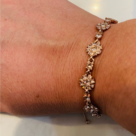 Givenchy Crystal Flower Slider / Bolo Bracelet - Picture 4 of 8